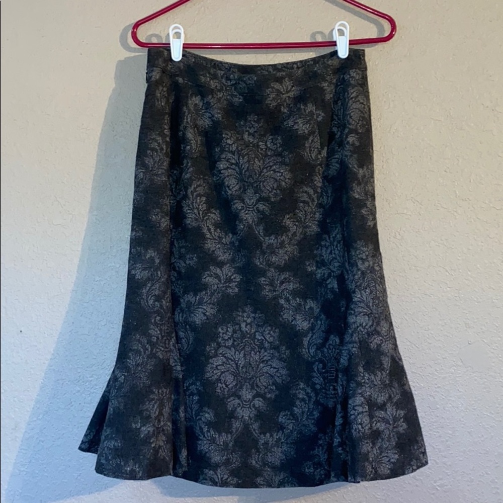 Gray Jones New York Size 6P Midi Skirt - Picture 3 of 3